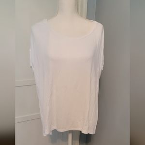 American Eagle white tee